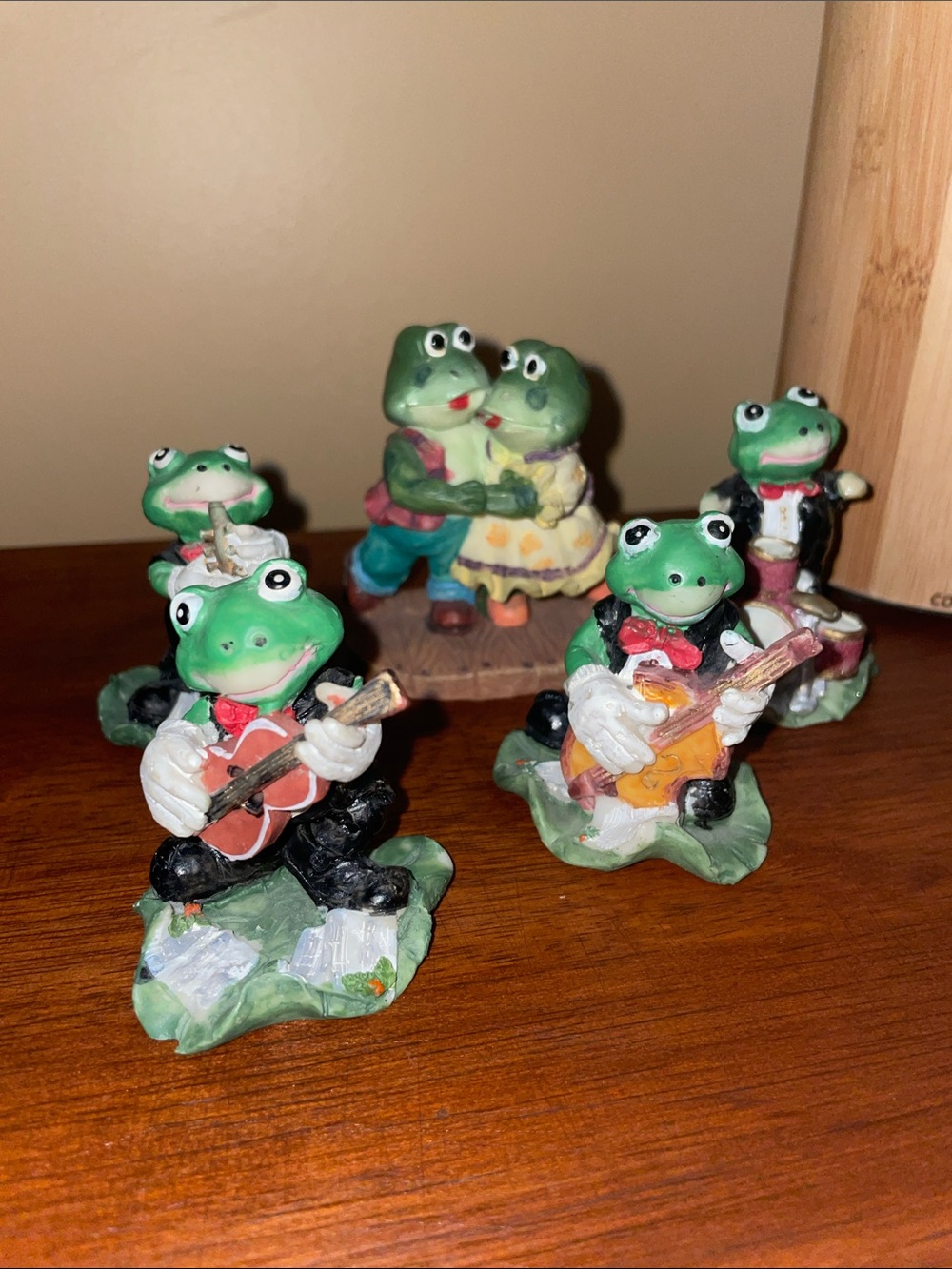 Frog Family Figurines / Trinkets